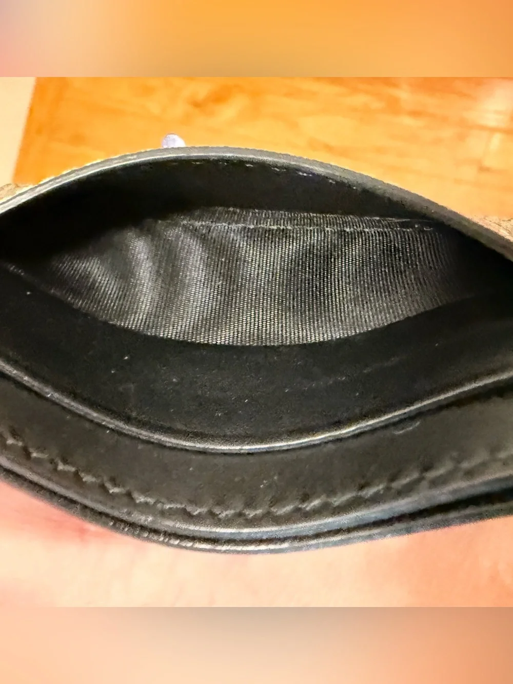 *Rare* Authentic Gucci - Snake Card Holder